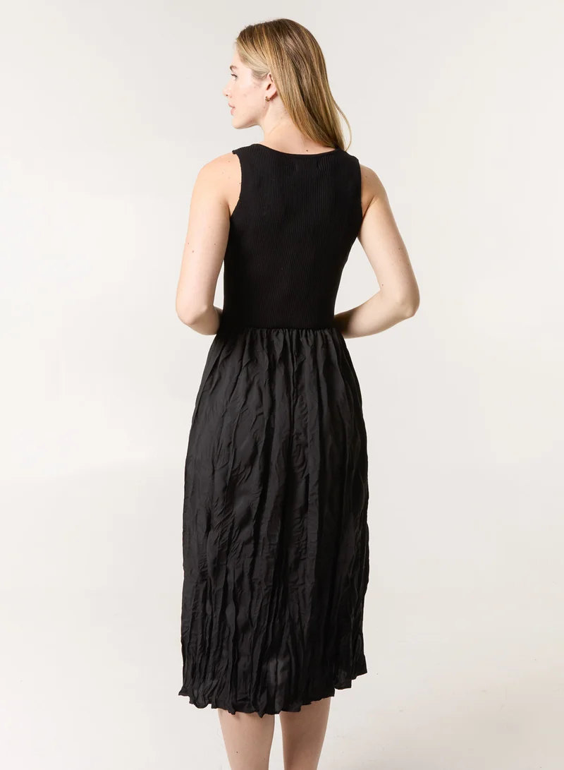 بلو فانيلا فستان بياقة مستديرة مجعد