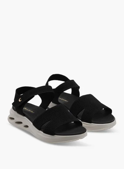لو كونفورت Women's FlyknTextured Cross Strap Sandals with Hook and Loop Closure
