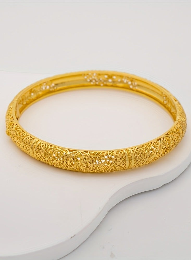 FASHION Little Bee Hollow Print Bracelet, Exquisite Craftsmanship Environmentally Friendly Copper Fashionable Women's Bracelet  - Image 1