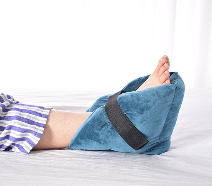 HEEL PROTECTOR PILLOW FOR BED, FOOT SUPPORT PILLOW HEEL PRESSURE RELIEVE ULCER CUSHION ANTIDECUBITUS HEEL PAD PRESSURE LEG RELIEVE ELEVATOR SUPPORT FOR FOOT SORES INJURIES PAIN RELIEF