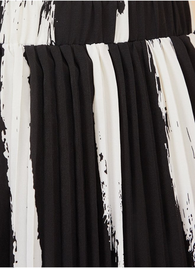 Styli - Pleated Printed A-Line Midi Skirt - Image 1