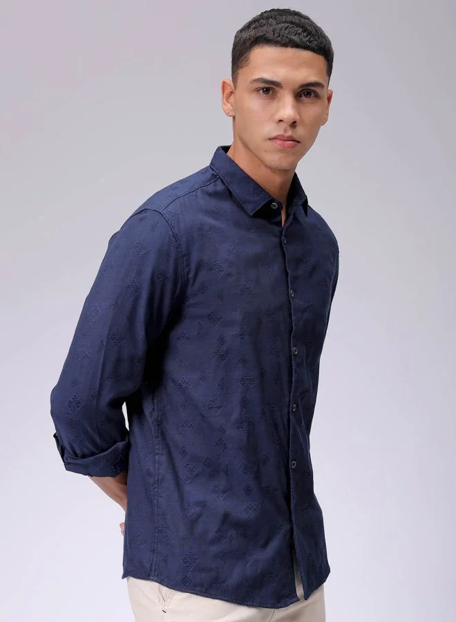 شركة المرآب الهندية Men Regular Fit Textured Solid Full Sleeves Cutaway Collar Resort Wear Shirt