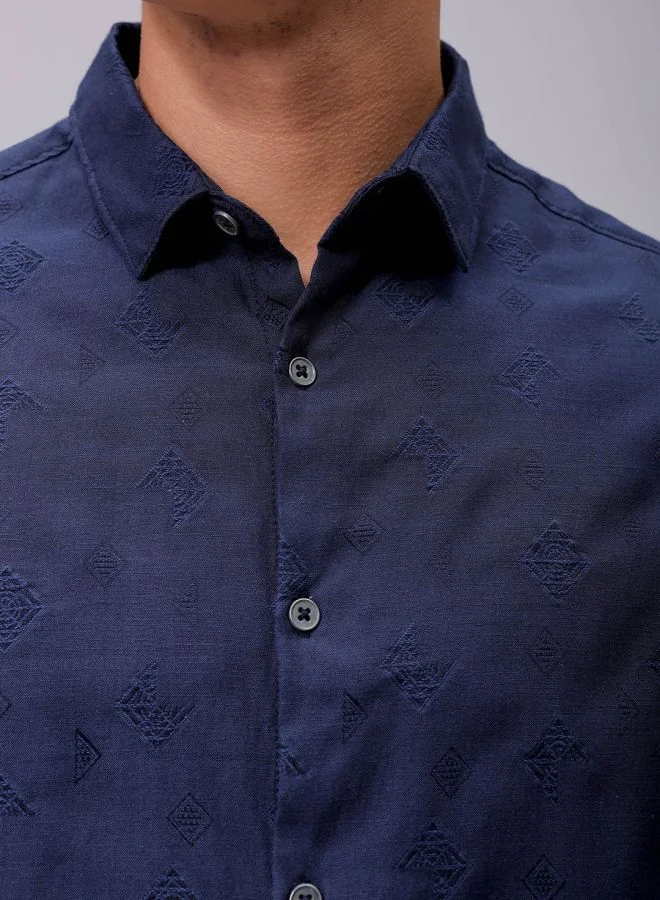 شركة المرآب الهندية Men Regular Fit Textured Solid Full Sleeves Cutaway Collar Resort Wear Shirt