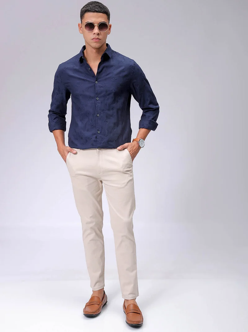 شركة المرآب الهندية Men Regular Fit Textured Solid Full Sleeves Cutaway Collar Resort Wear Shirt