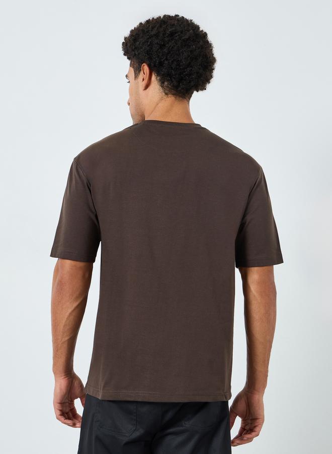 ستايلي تيشيرت بمقاس كبير بطبعة جرافيك - Image 4