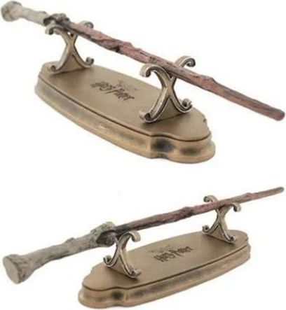 نيسي وورلد Harry Potter Wand Stand and Wand Set