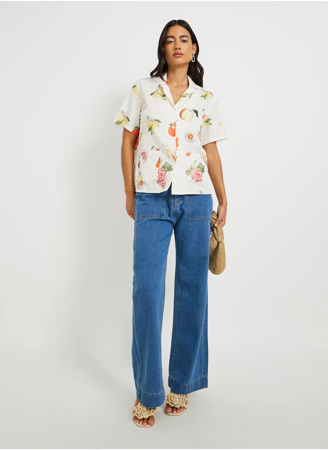 ستايلي Graphic Print Notch Label Shirt