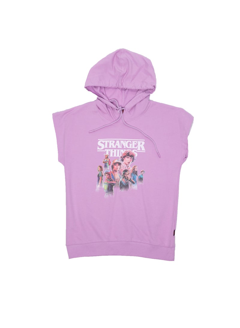 سترانجر ثينكينج بلوزة بغطاء رأس بدون أكمام للبنات من سترينجر ثينجز - Image 1