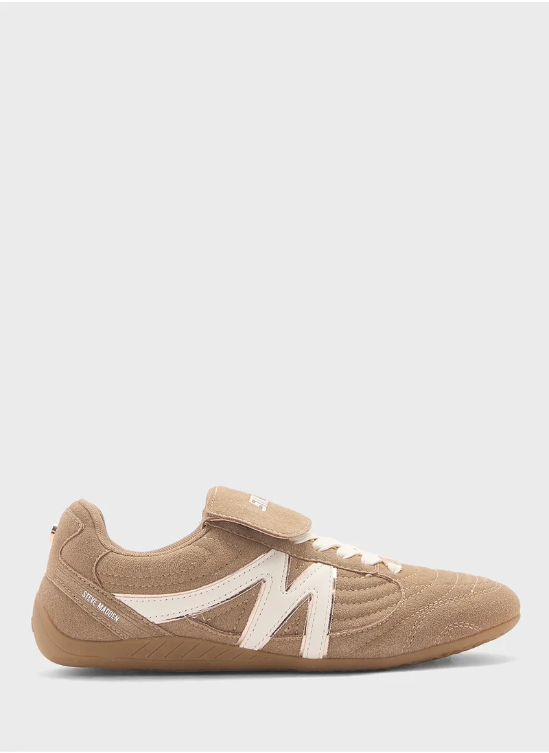 ستيف مادن Freekick Logo Lace Up Low Top Sneakers