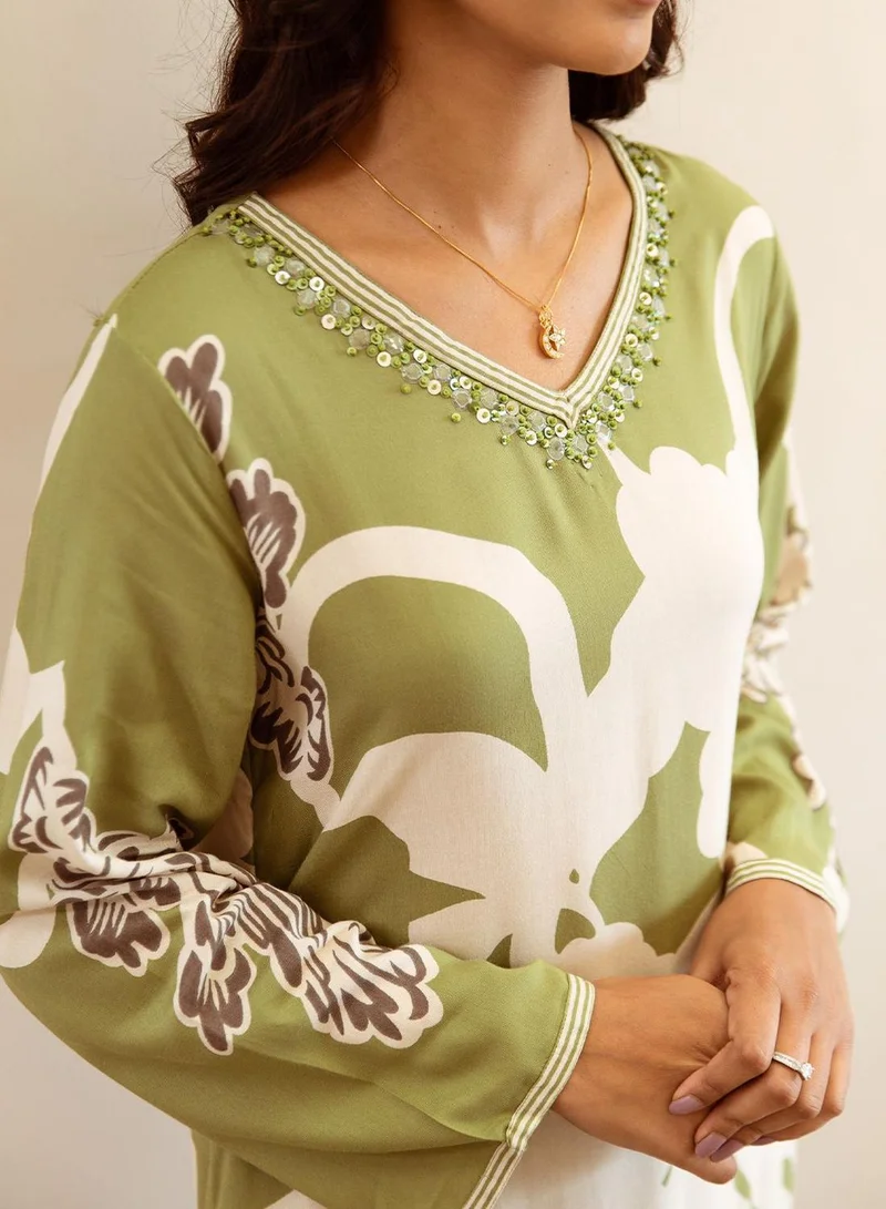 ISHIN Floral Printed Sequinned Kurta With Trousers