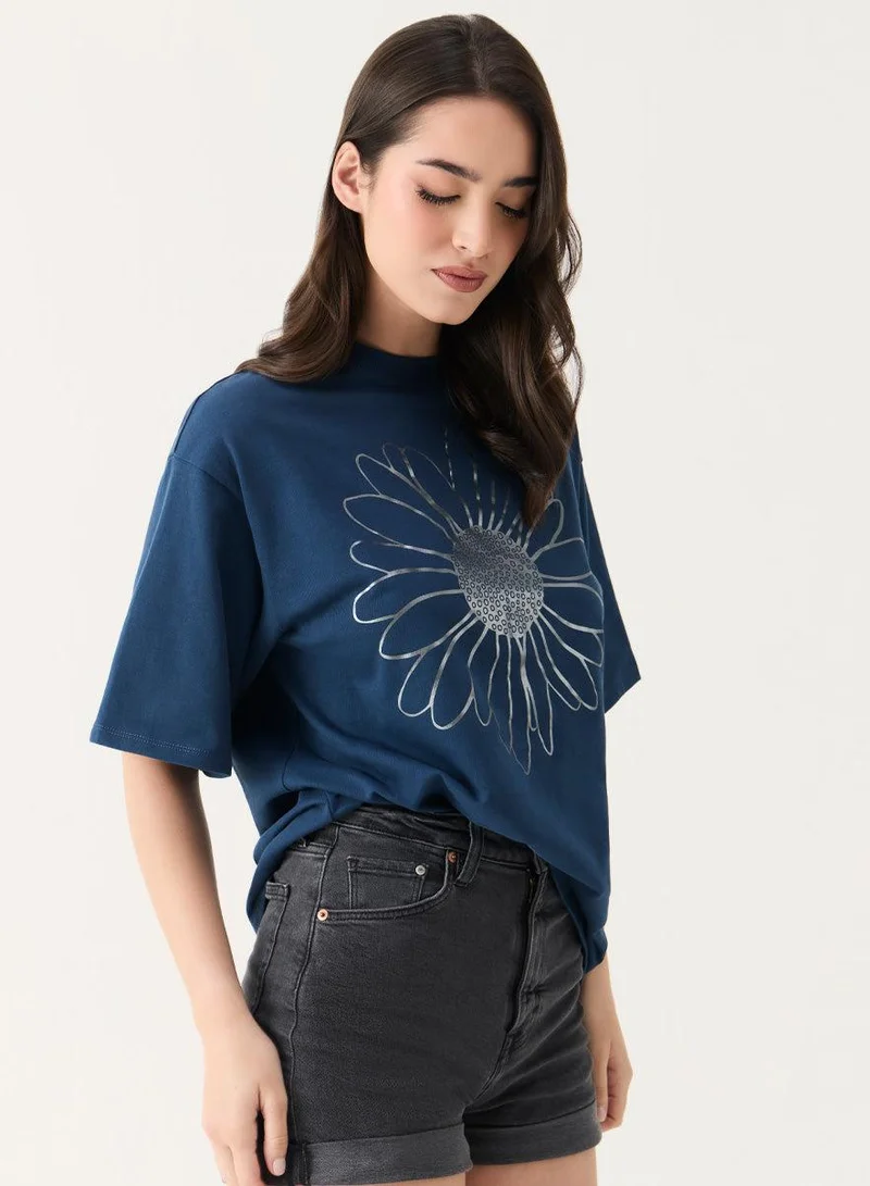 Zigzag Metallic Flower Printed Navy Blue T-shirt