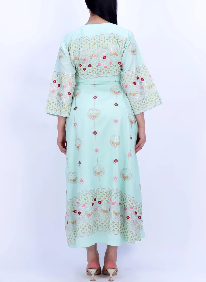ان لاف An elegant and luxurious women dress.