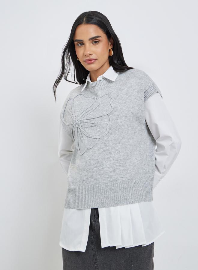 ستايلي بلوزة محبوكة بتفاصيل زهرة مُتباينة - Image 1