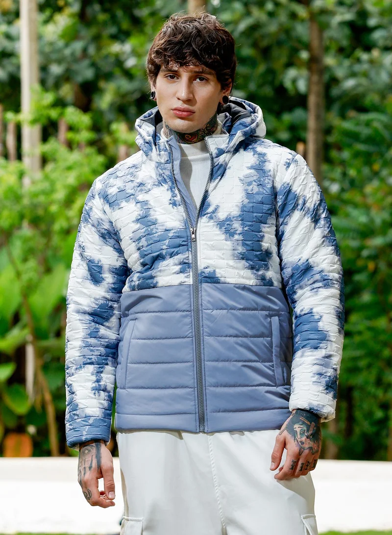 Campus Sutra Men's Dye-Block Quilt Puffer Jacket | Hood-Stand Collar , Long Regular Sleeves , Zipper Closure , Straight Hem | Colourblock Woven Textured For Casual & Daily | Coin Grey