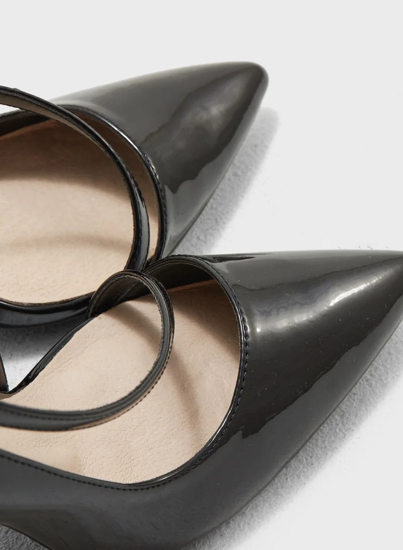 LOST INK D'Orsay Curve Strap Court