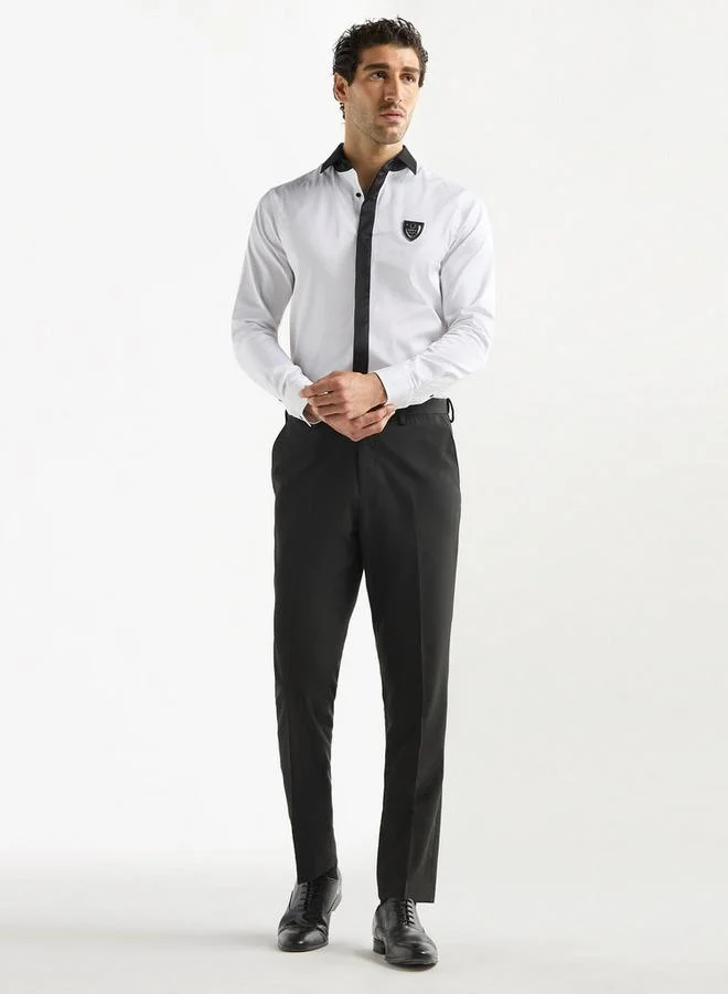 إمبيرور قميص بياقة متباينة مع ووصلة أزرار مخفية من إمبيرور