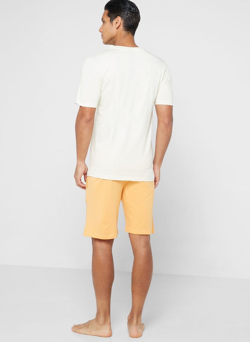 سفنتي فايف طقم بيجاما ( تيشيرت وشورت) - Image 2