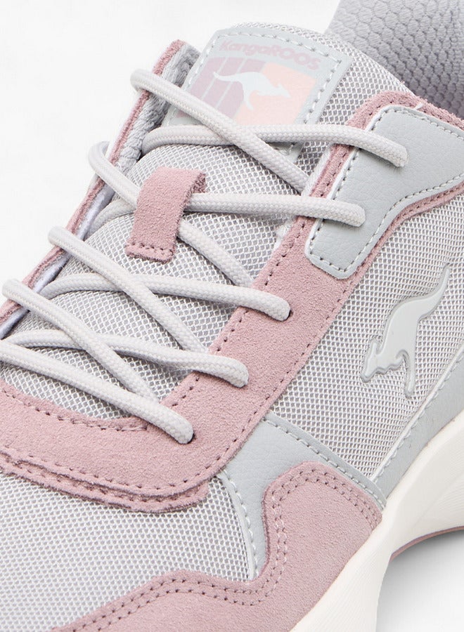 أحذية رياضية نسائية برباط وتصميم كتل الألوان