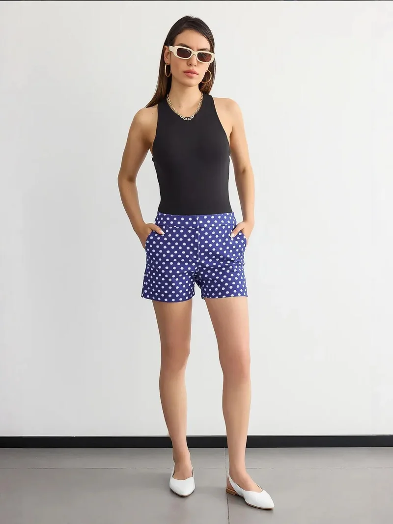 زوبعة شورت بخصر مرتفع وخصر مطاطي كاروهات