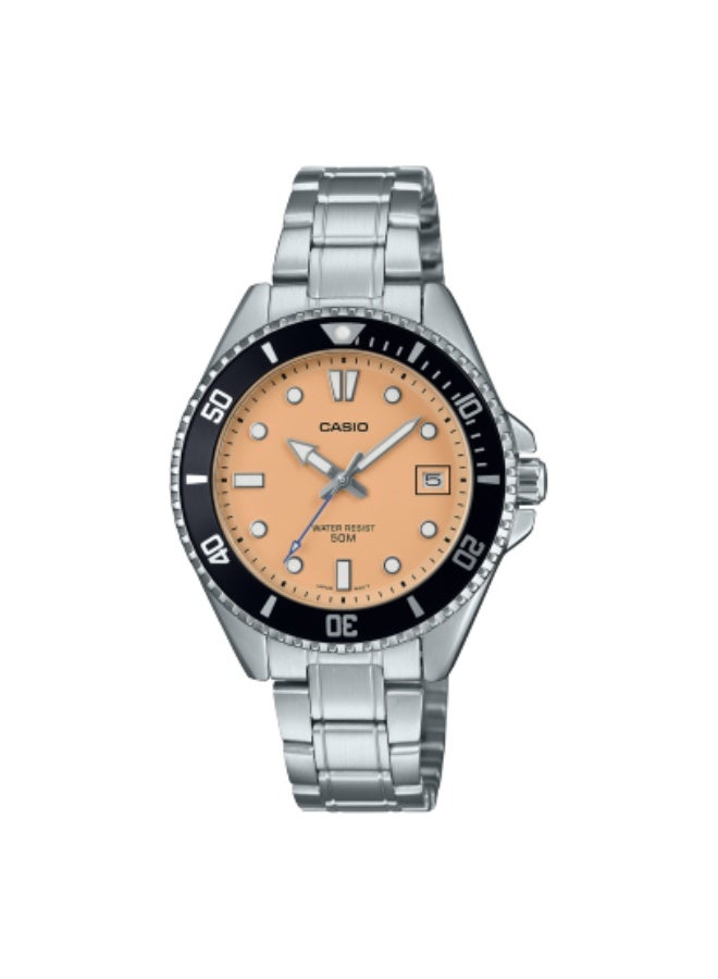 CASIO MDV-10D-4A2VDF Men’s Stainless-Steel Bracelet Watch – Salmon Dial, Unidirectional Rotating Bezel, Date Display at 3 o’clock, 50 m Water-Resistant, Quartz Analog (Everyday Sport & Casual)