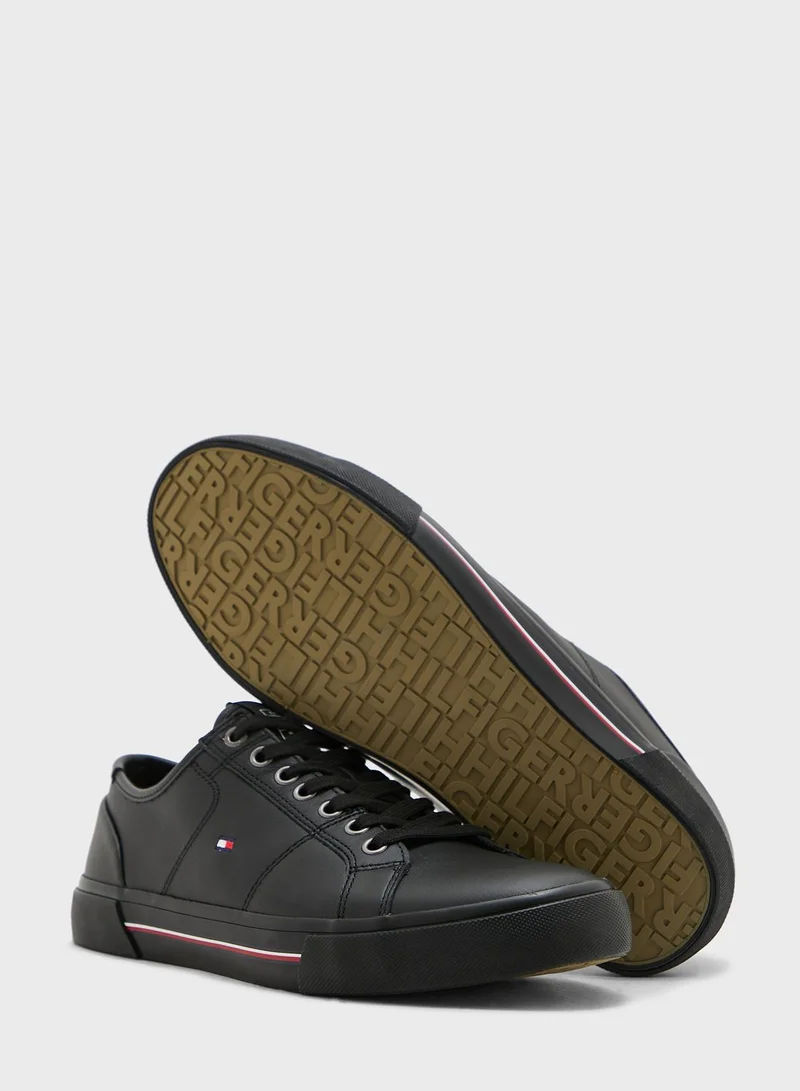 TOMMY HILFIGER Core Corporate Low Top Sneakers