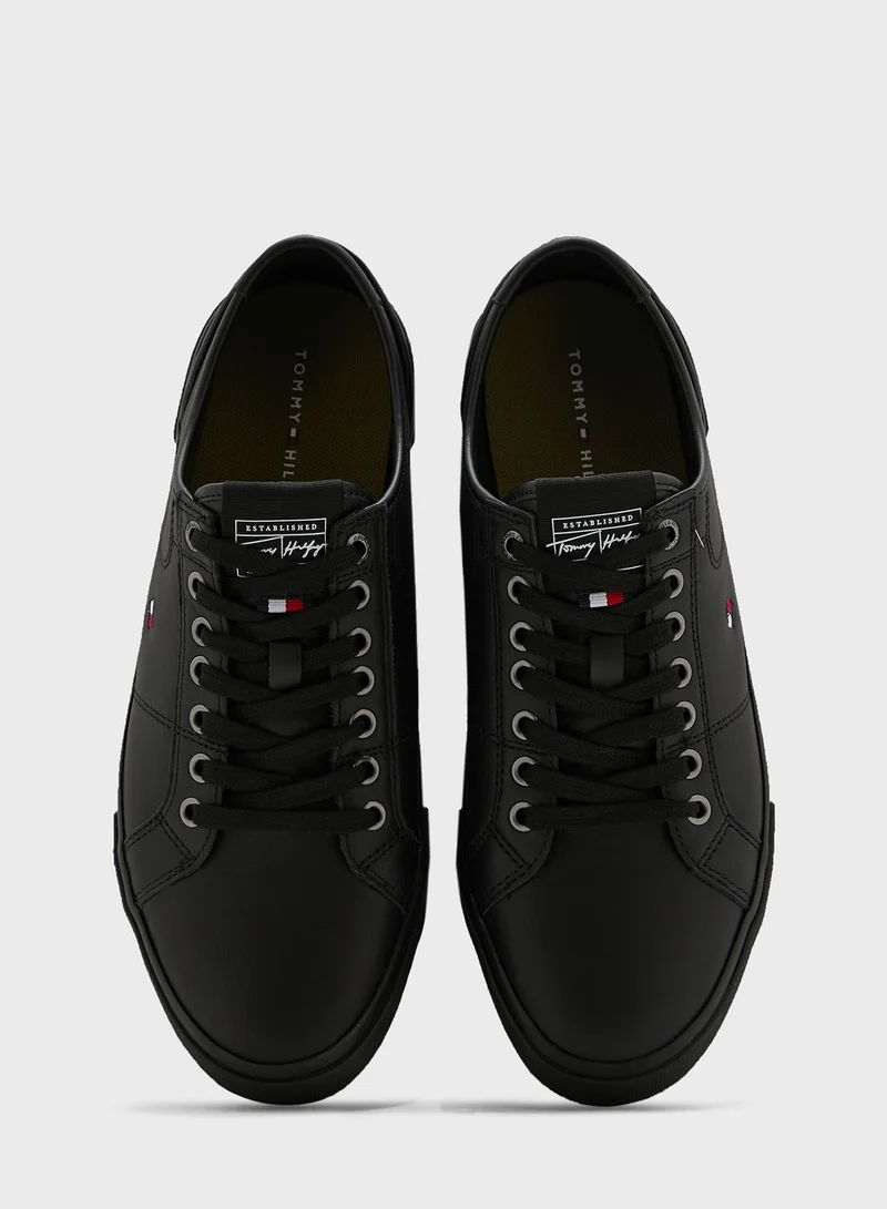 TOMMY HILFIGER Core Corporate Low Top Sneakers