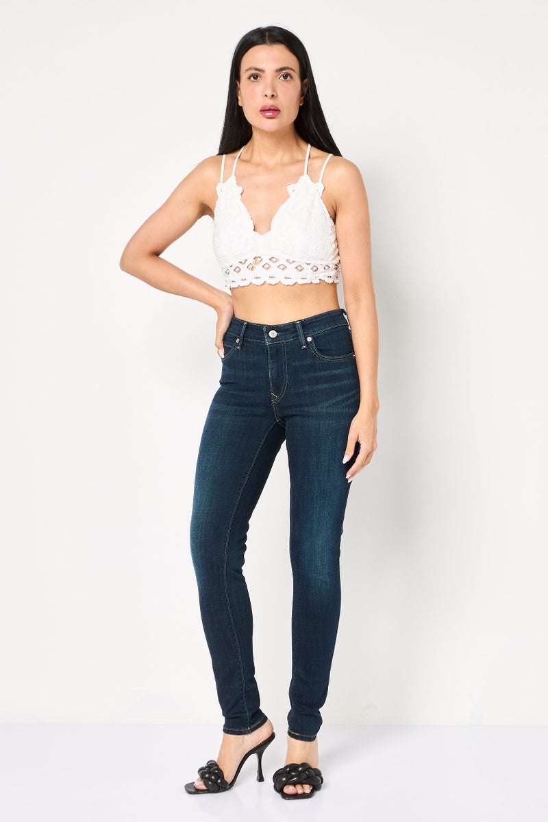 Levi's جينز ضيق للنساء، مغسول وقابل للتمدد، لون أزرق غامق - Image 2