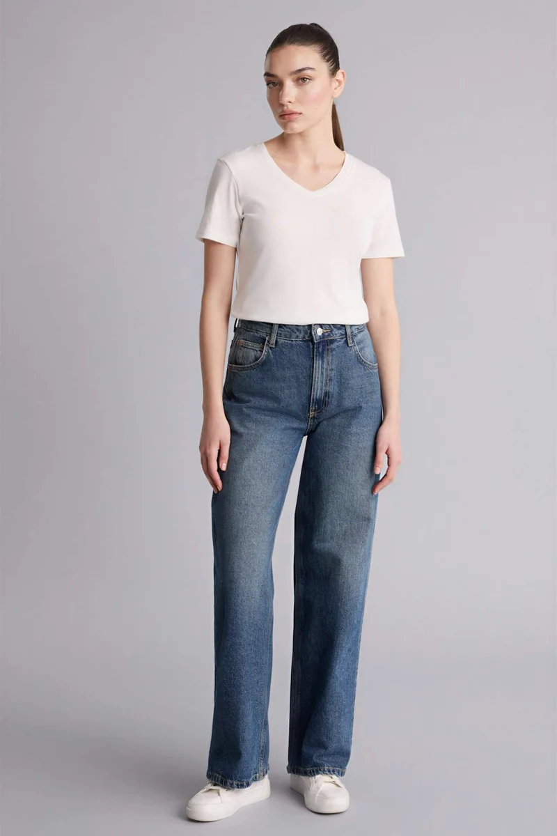 ديفاكتو Slim Fit V-Neck Basic Ribana Short Sleeve T-Shirt