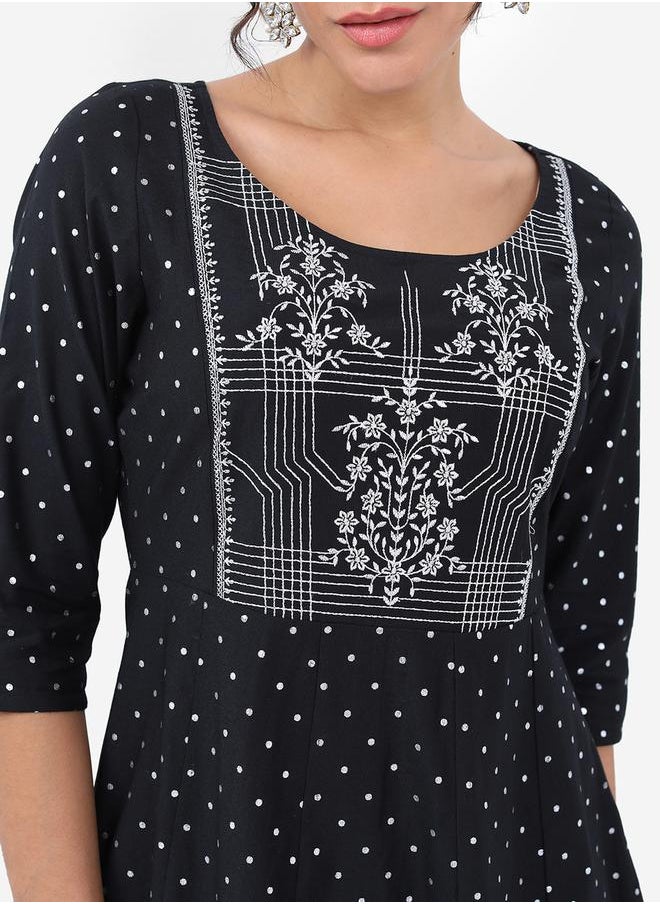 Vishudh Floral Embroidered A-Line Kurta by Styli  - Image 5