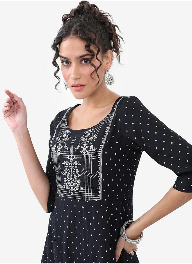 فيشود Floral Embroidered A-Line Kurta by Styli