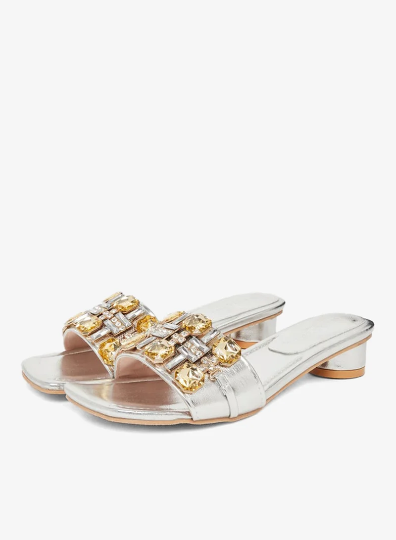 تايك تو صندل مزين بكعب للنساء