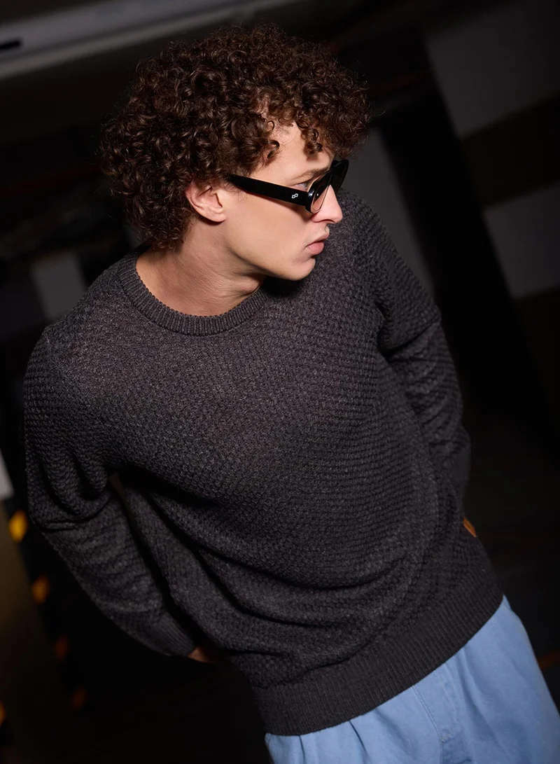 كامبوس سوترا Men's Onyx Black Solid Knitted Pullover Sweater