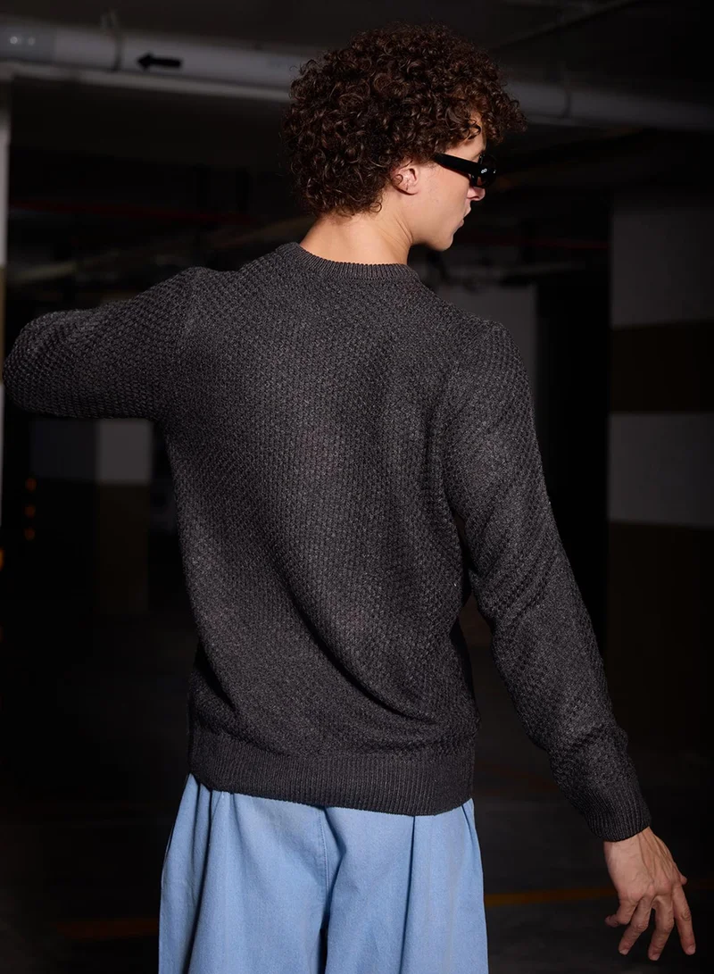كامبوس سوترا Men's Onyx Black Solid Knitted Pullover Sweater