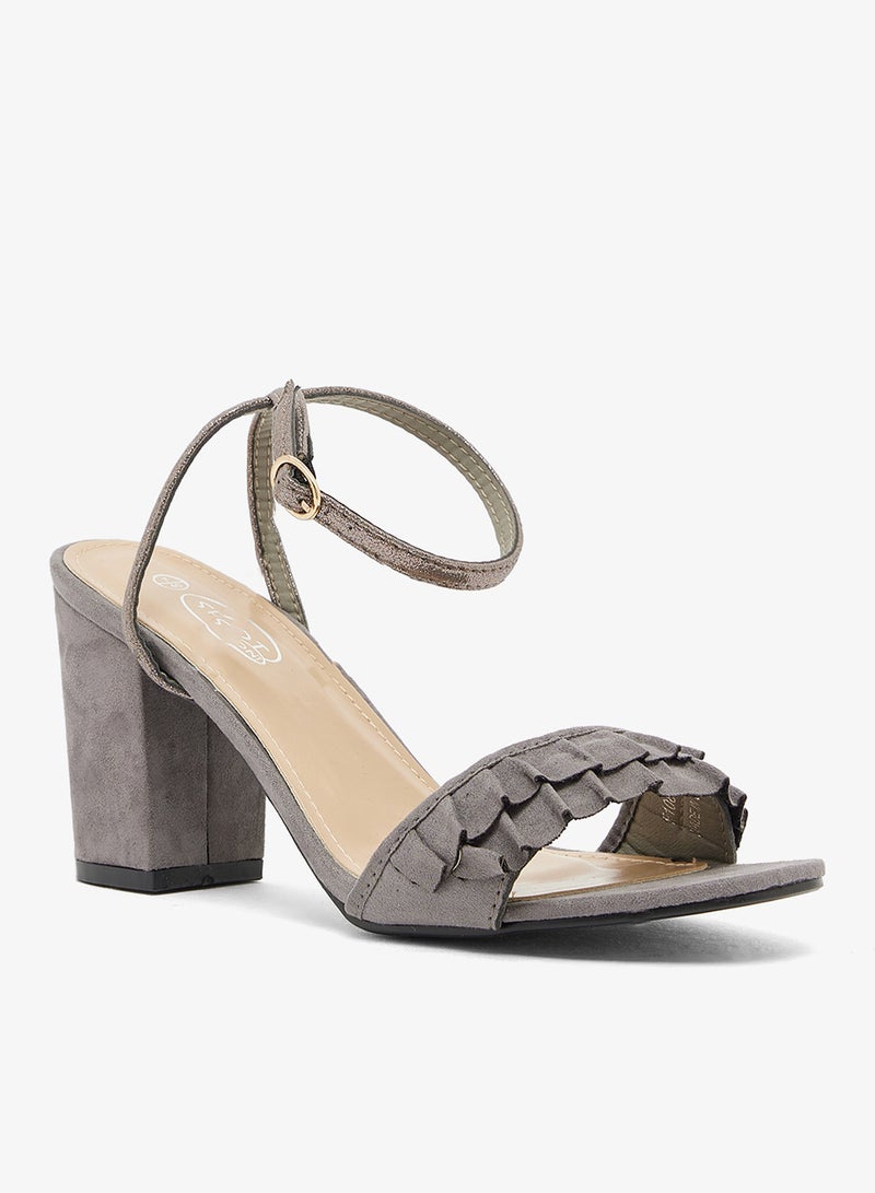 سبوت أون صندل بكعب عريض مزين بكشكش - Image 2