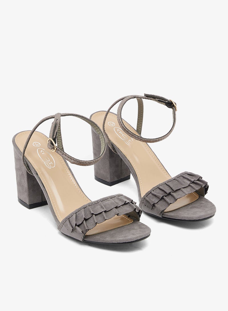 سبوت أون صندل بكعب عريض مزين بكشكش - Image 4