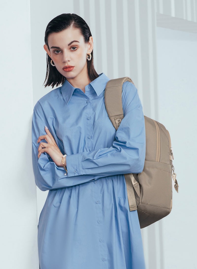 شانتريا CB00648 شنطة لاب توب بزنس مقاومه للماء مناسبه للاناث ذات مساحه تخزينية كبيره جوده عاليه بميداليه من شانتريا - كاكى - Image 3