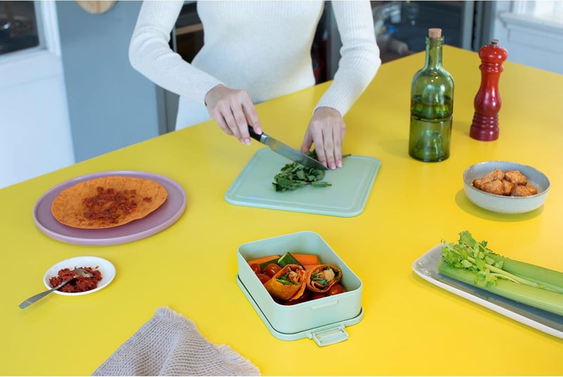 brabantia - Make & Take Lunch Box - Medium Volume (1.1L) - BPA-Free - Lid with Clips - Suitable for Freezer - Dishwasher & Microwave Safe - Jade Green - 20 x 13.5 x 5.5 cm - Image 4