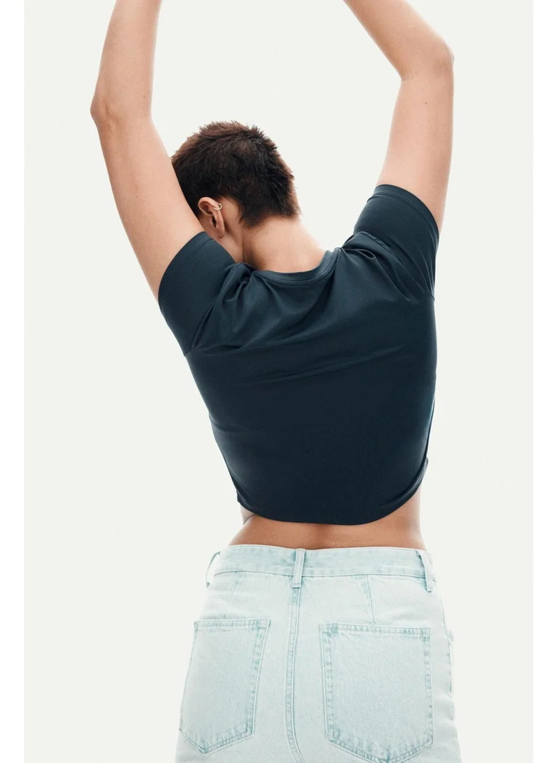 H&M Cropped microfibre T-shirt