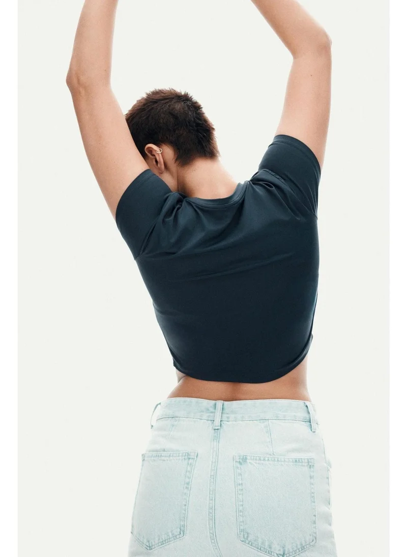 H&M Cropped microfibre T-shirt