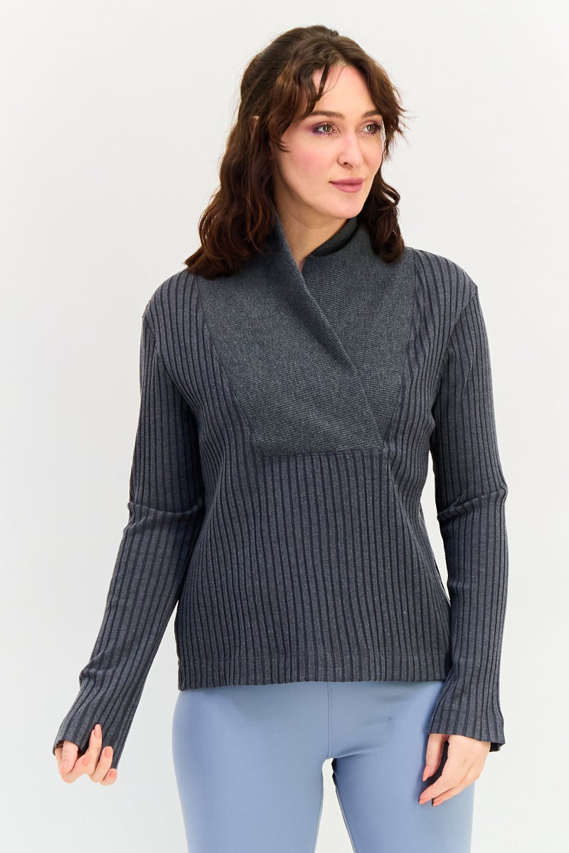 Nike سويت شيرت رياضي فضفاض بأكمام طويلة ومصنوع من القماش المضلع للنساء، رمادي - Image 1