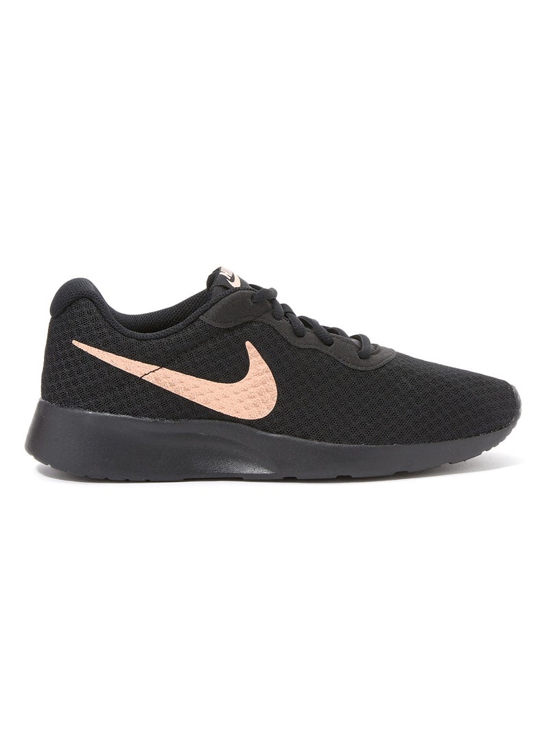 Nike Tanjun Everyday Shoes - Image 1