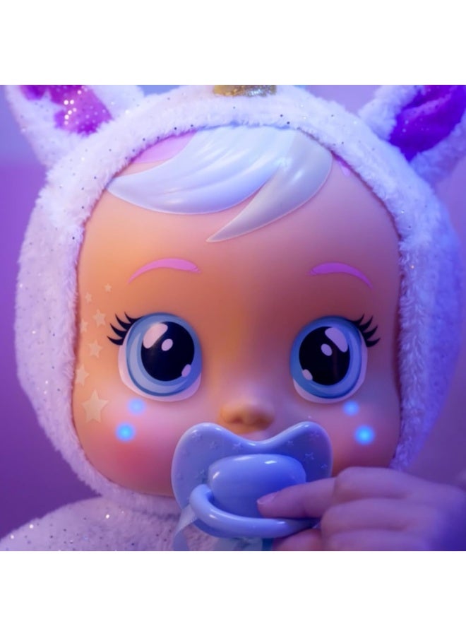 CRY BABIES دمية كراي بيبيز جودنايت دريمي ببي في بيجامة ذات طابع يونيكورن، تعمل بالبطارية | تصدر أكثر من 10 أصوات بيبي واقعية | تبكي دموع حقيقية | دمية تفاعلية | دمية ناعمة قابلة للجمع | لعب رعاية وتخيل | تطوير حسي | هدية للأطفال والرضع - Image 5