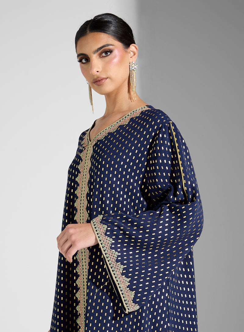 خزانة جلابية مطرزة بمقاس كبير - Image 3