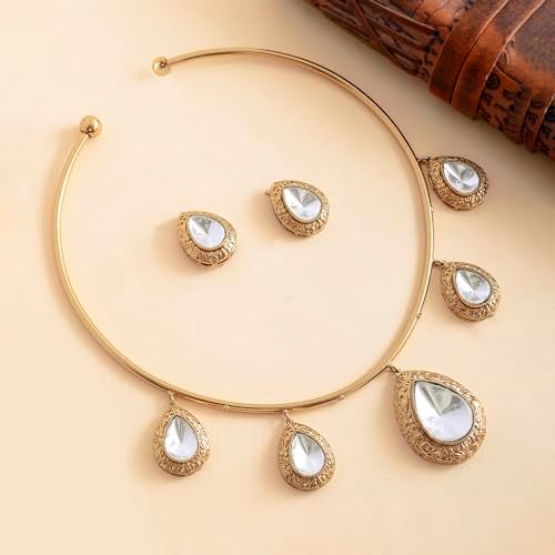 VOYLLA Hasli Elegant White Kundan-Studded Golden Necklace Set |Hasli Necklace Set For Women|Antique Gold|Gift For Her|Wedding Wear Set| - Image 2