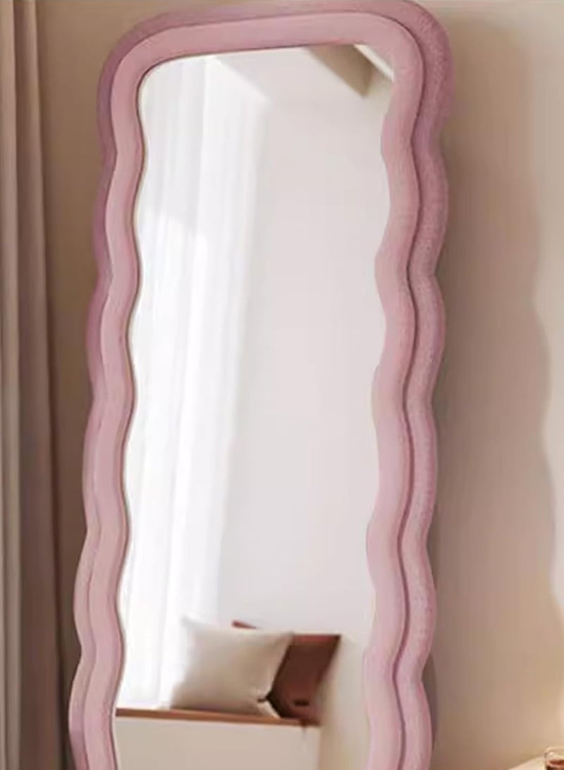 ديكور هيلز مرآة ديكور هيلز كاملة الطول - مرآة بتصميم عصري متموج مزدوج الطبقات مع إطار من قماش مخملي بلون زهر الكرز الوردي، ومرآة قابلة للطي مع حامل وخيار التثبيت على الحائط لغرفة النوم وغرفة المعيشة وغرفة الملابس - Image 2