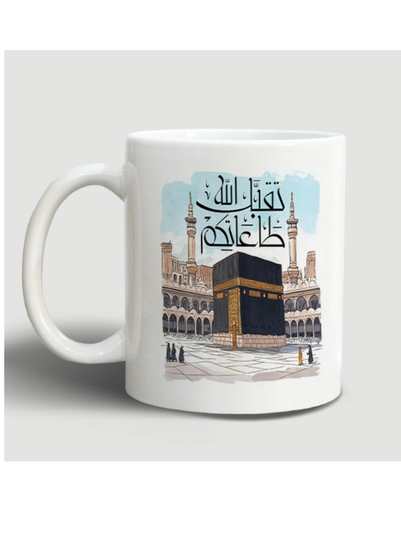 حكاية شمعة مج من السيراميك بطبعة تصميم "تقبل الله طاعاتكم" بلون أبيض - Image 3