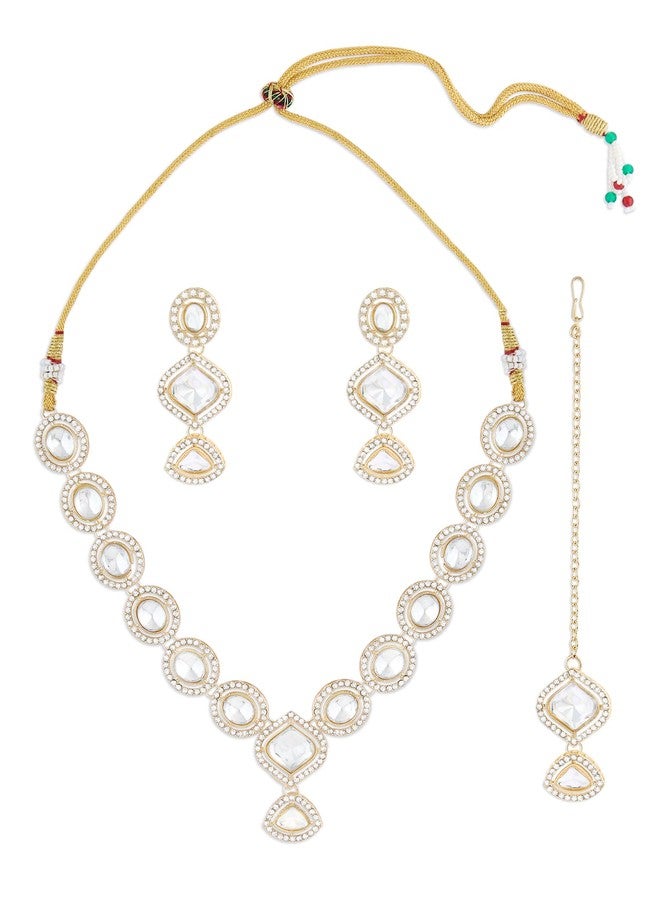 Zaveri Pearls طقم عقد وأقراط وتاج رأس (مانجتيكا) من زافيري بيرلز، مطلي بالذهب ومرصع بأحجار براقة - ZPFK17564 - Image 1