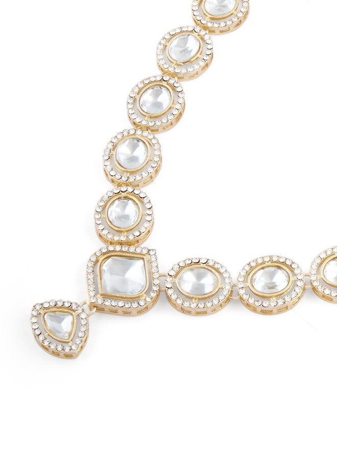 Zaveri Pearls طقم عقد وأقراط وتاج رأس (مانجتيكا) من زافيري بيرلز، مطلي بالذهب ومرصع بأحجار براقة - ZPFK17564 - Image 4