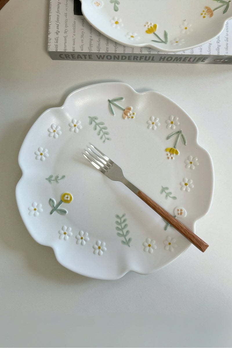 إعادة الصياغة طبق حلى خزفي مزخرف ولطيف – تصميم أزهار منعش لتقديم الحلويات والوجبات الخفيفة وشاي الظهيرة - Image 2