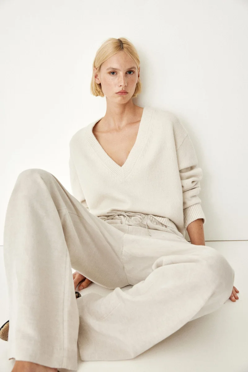 اتش اند ام بنطلون مستقيم الساق من مزيج الكتان